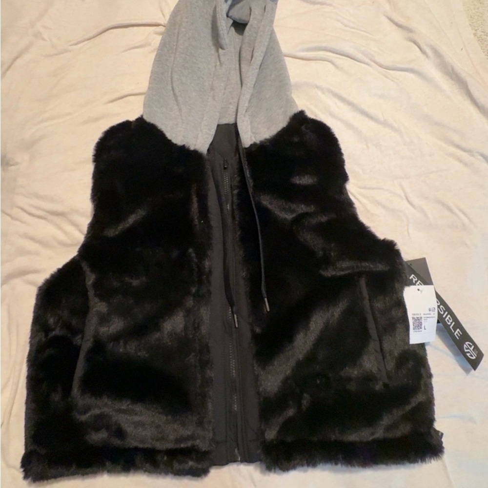Forever 21 Black Faux Fur Vest